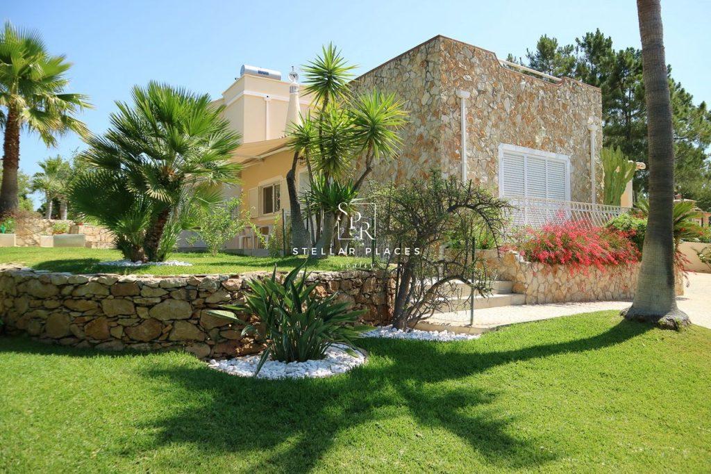 Detached villa on the outskirts of Quinta do Lago