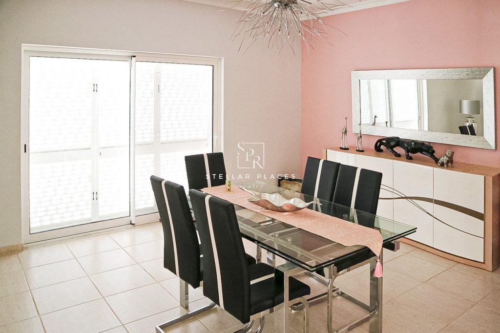 Detached villa on the outskirts of Quinta do Lago