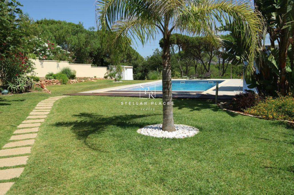 Detached villa on the outskirts of Quinta do Lago