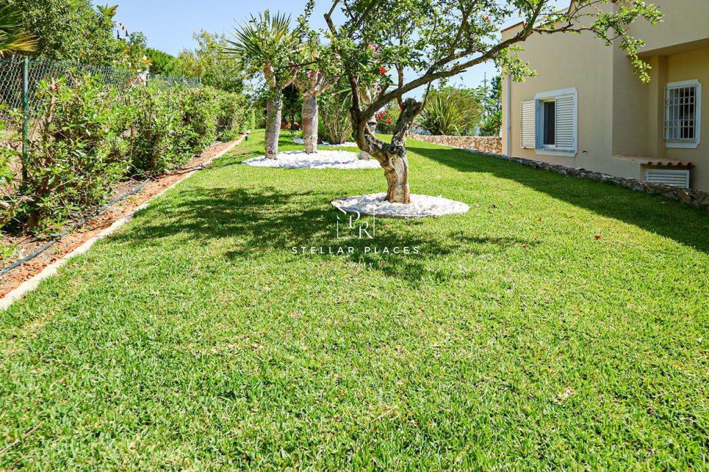 Detached villa on the outskirts of Quinta do Lago