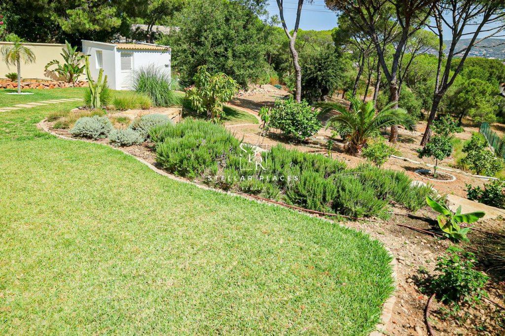 Detached villa on the outskirts of Quinta do Lago