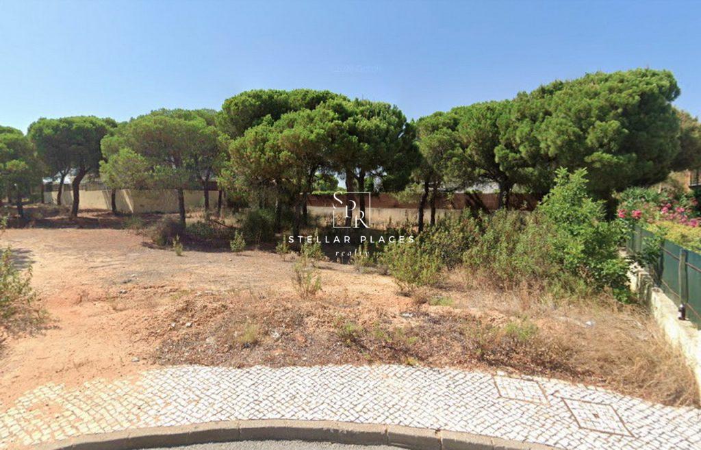 PLOT IN VARANDAS DO LAGO - 252D