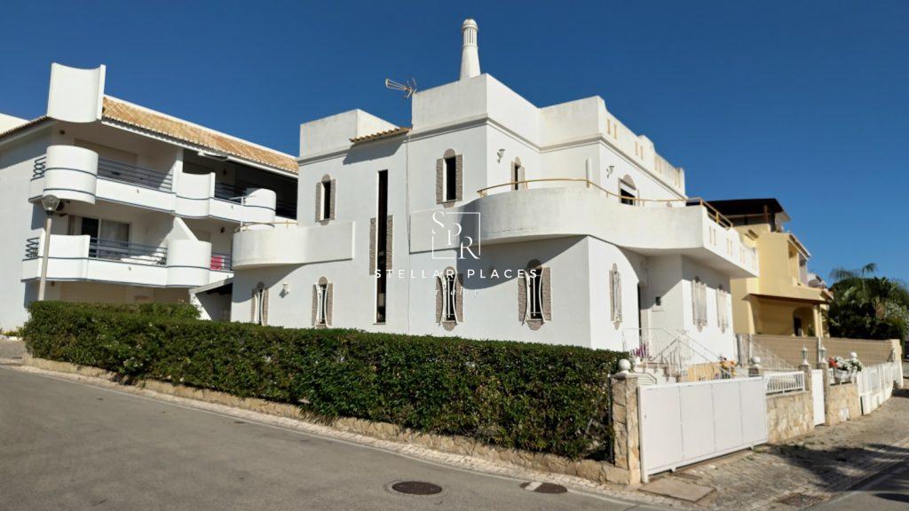 3 + 1 BEDROOM VILAMOURA TOWNHOUSE